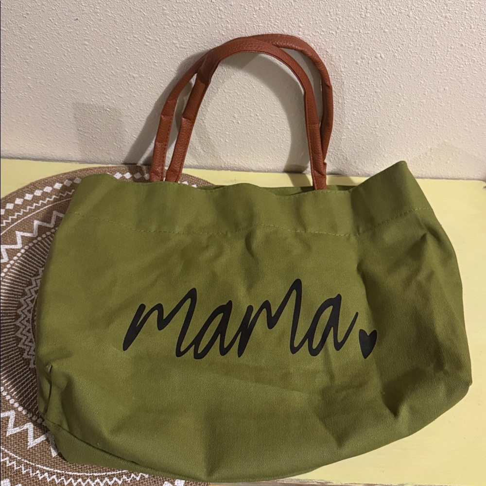 🆕 boutique Green Tote Bag with Brown Handles & black “mama” screen printed
